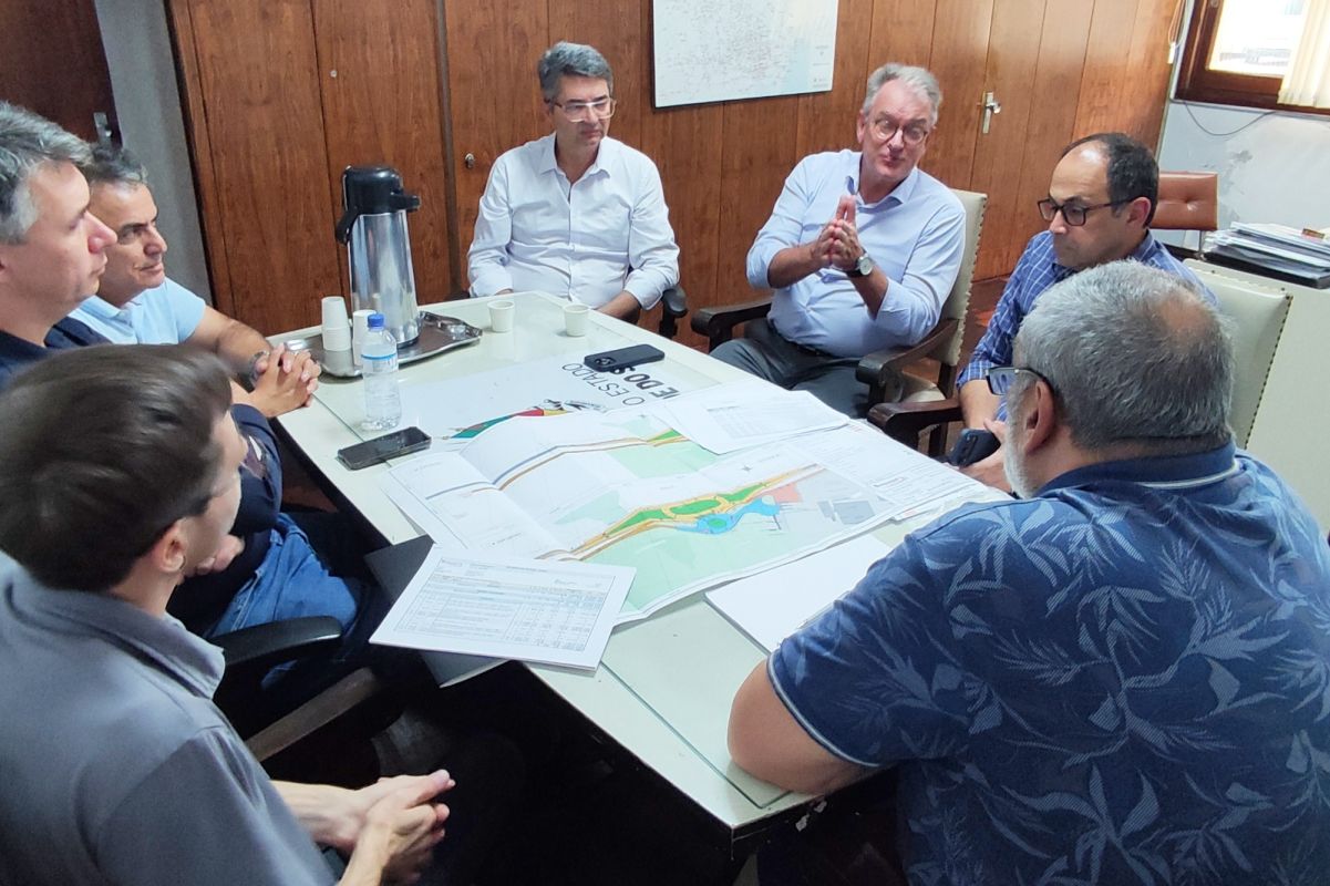 EXECUTIVO PARTICIPA DE REUNIÃO NO DAER PARA TRATAR DE PROJETO DE TREVO DE ACESSO À VIBRA