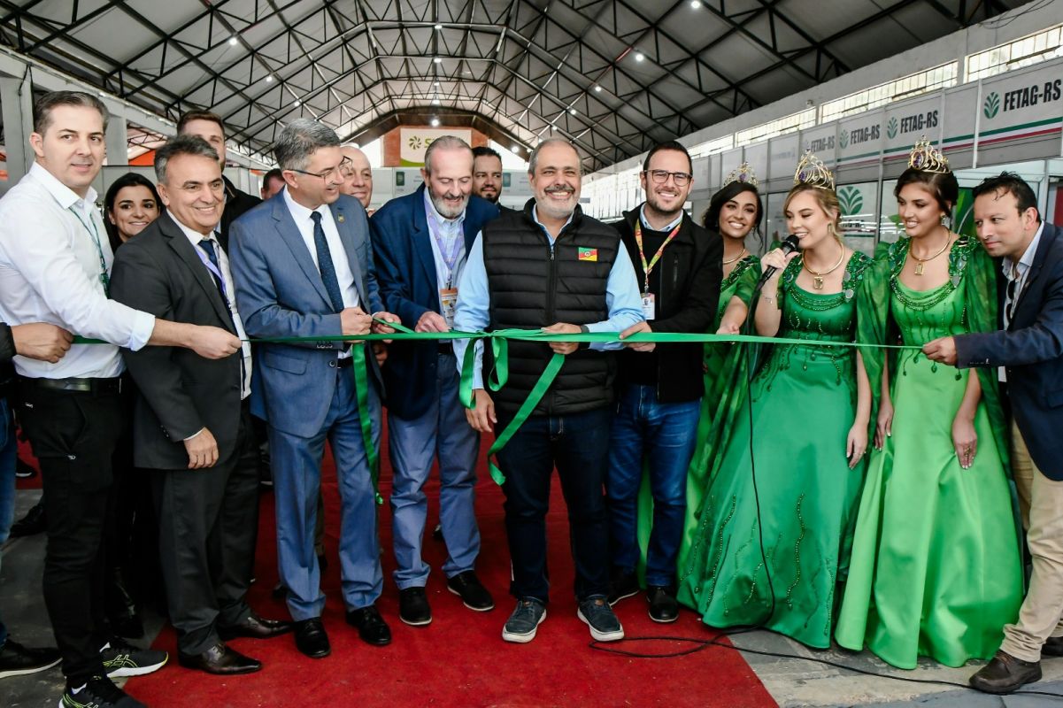 FEIRA DA AGRICULTURA FAMILIAR, ARTESANATO E FLORICULTURA É OFICIALMENTE ABERTA DURANTE A EXPOSOL 2026