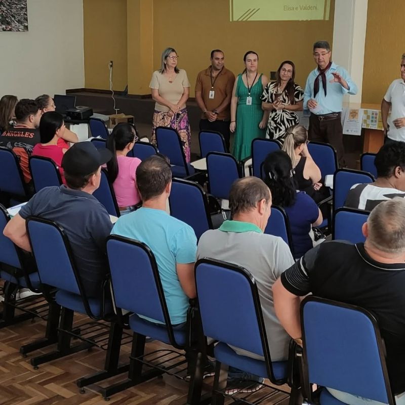 SECRETARIA DA EDUCAÇÃO REALIZA ENCONTRO COM PROFISSIONAIS DO TRANSPORTE ESCOLAR