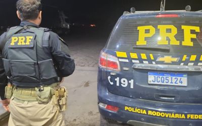 PRF PRENDE HOMEM POR PORTE ILEGAL DE ARMA DE FOGO, EM MONTENEGRO/RS