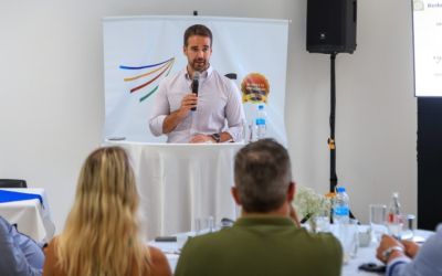 Governador apresenta ações para competitividade do Estado em reunião-almoço em Carazinho