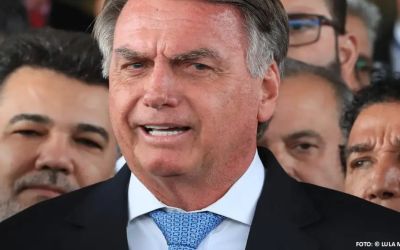 DEFESA DE BOLSONARO NEGA PEDIDO DE ASILO E PEDE REVOGAÇÃO DA PRISÃO DOMICILIAR