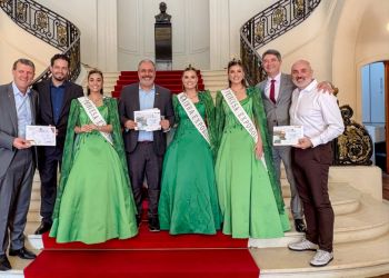 COMITIVA DA EXPOSOL 2026 REALIZA ENTREGA DE CONVITES EM PORTO ALEGRE