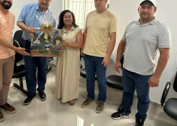AVASB- VEREADORES REUNIDOS COM DIREÇÃO DO HOSPITAL EM SOLEDADE