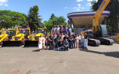ADMINISTRAÇÃO MUNICIPAL ENTREGA NOVOS EQUIPAMENTOS À SECRETARIA DE OBRAS E AGRICULTURA