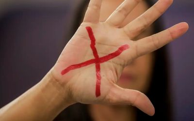MAIS UM FEMINICIDIO NO RIO GRANDE DO SUL, SUSPEITO DE MATAR COMPANHEIRA A FACADAS DIANTE DAS FILHAS SE ENTREGA À POLÍCIA