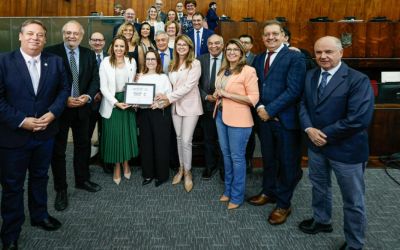 Projeto da UPF que atende mulheres vítimas de violência recebe homenagem na ALRS