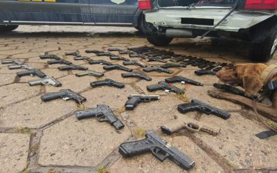 PRF APREENDE CARREGAMENTO DE ARMAS NA RODOVIA PRESIDENTE DUTRA