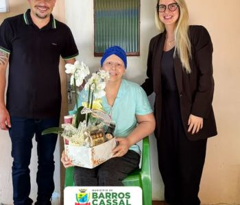 HOMENAGEM DESTACA LEGADO DE PROFESSORA E REFORÇA VALORIZAÇÃO DA EDUCAÇÃO NO MUNICÍPIO