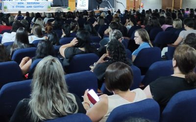 PROFISSIONAIS DO SISTEMA MUNICIPAL DE ENSINO PARTICIPAM DOS ENCONTROS FORMATIVOS